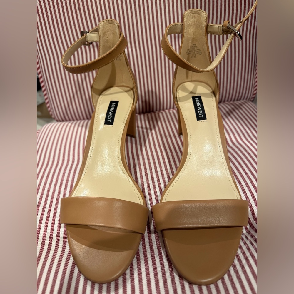 Nine West Block Heel Ankle Strap Sandals – Camel Leather, Size 8.5M (NWT)